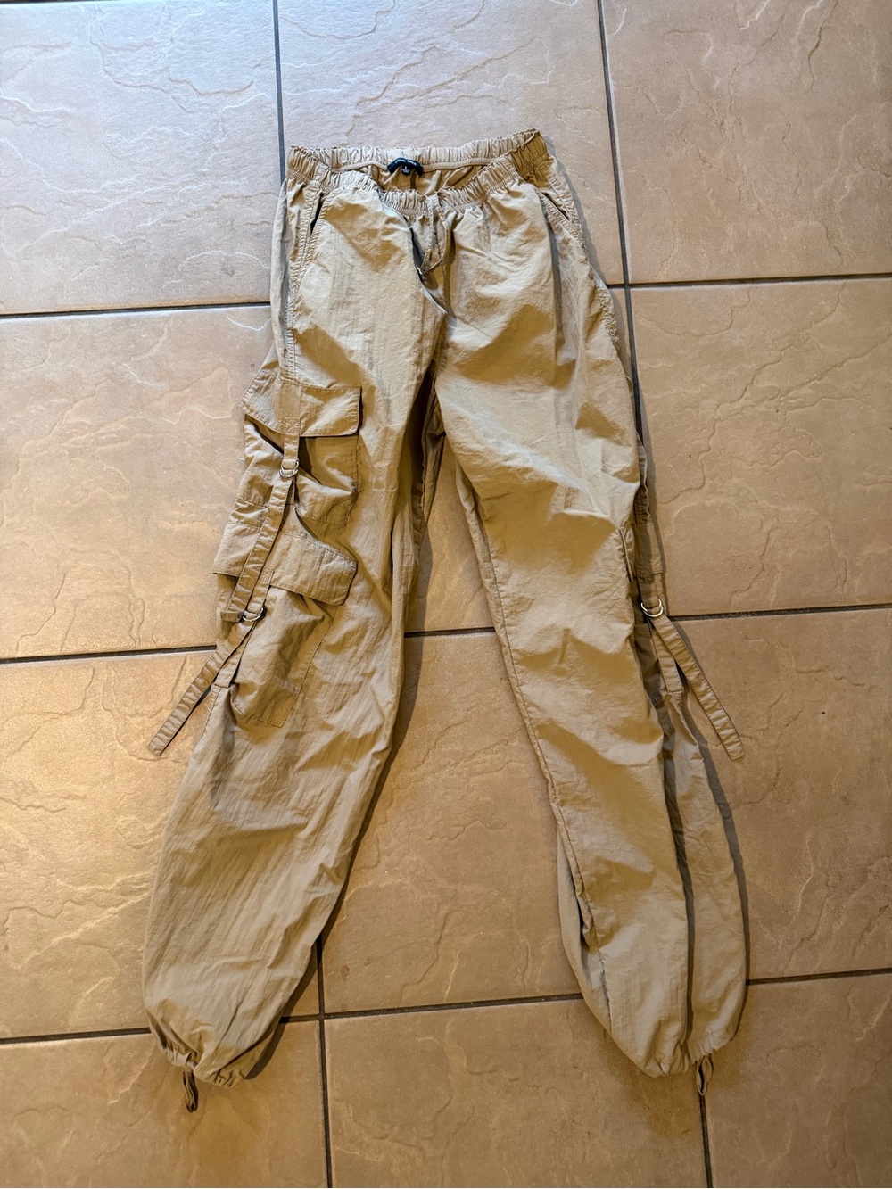 Love Tree Women’s Khaki Cargo Pants